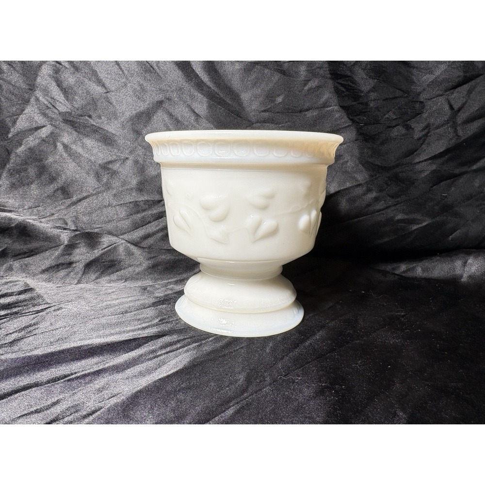 VTG 4" Compote/Vase Milk Glass Heart-shaped Ivey Vines Footed Planter.